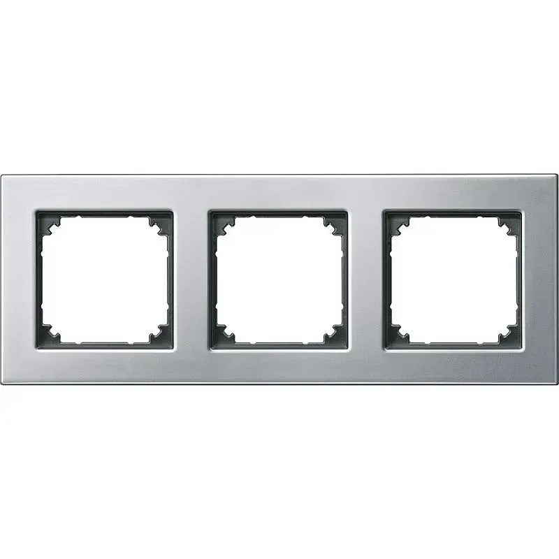 Rama tripla Merten M-Plan din metal Argintiu -platina