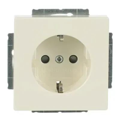 Priza SCHUKO Busch-Jaeger carat Safety+ alb fildes, platforma 63.   20 EUCBDR-82